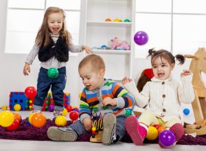 Kids playing in a preschool physical activity environment
